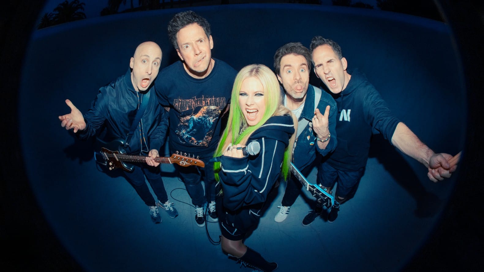 Avril Lavigne se une ao Simple Plan no single “Young & Dumb”