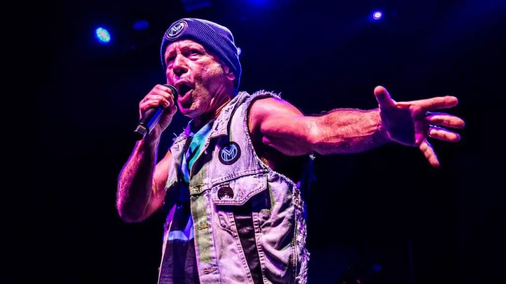 Bruce Dickinson prepara novo álbum solo e já conta com 18 faixas demo finalizadas