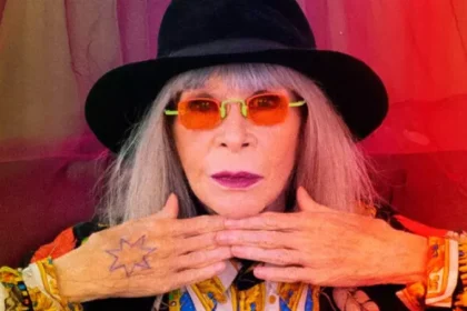 Documentário sobre Rita Lee na Max aborda carreira e vida pessoal, mas omite passado nos Mutantes
