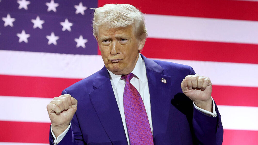 Trump compartilha vídeo de IA jogando Stephen Colbert em lixeira