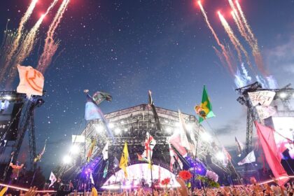 Glastonbury 2025 detalha programação por palcos e confirma Neil Young no Pyramid Stage