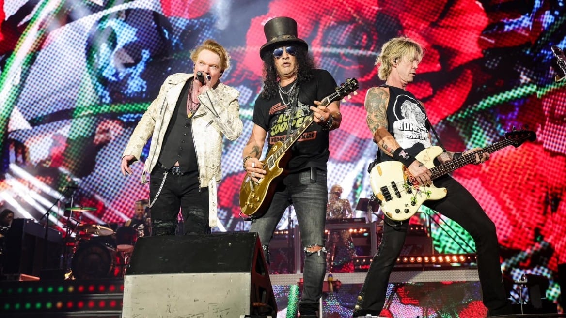 Processo de ex-empresário contra Guns N’ Roses trava livro