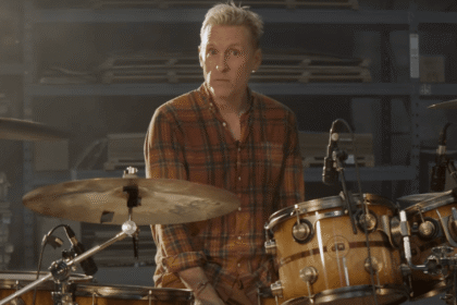 Baterista original do Foo Fighters e outros músicos reagem à demissão de Josh Freese