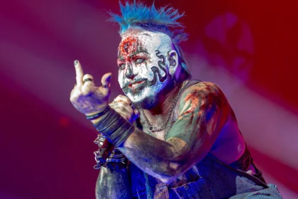 MUDVAYNE lança segundo single, ‘Sticks And Stones’