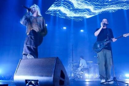 Mike Shinoda admite: Emily Armstrong “fez um ótimo trabalho”.