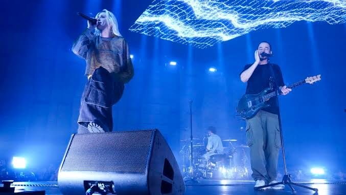 Mike Shinoda admite: Emily Armstrong “fez um ótimo trabalho”.