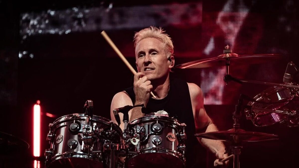 Weezer confirma Josh Freese na bateria para show em São Paulo