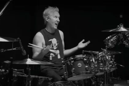 Josh Freese ainda não sabe por que deixou o Foo Fighters