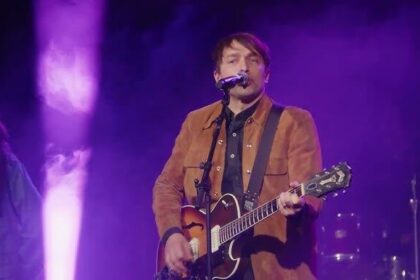 Peter Morén anuncia novo disco como SunYears com participações de Lisa Hannigan e Sam Genders