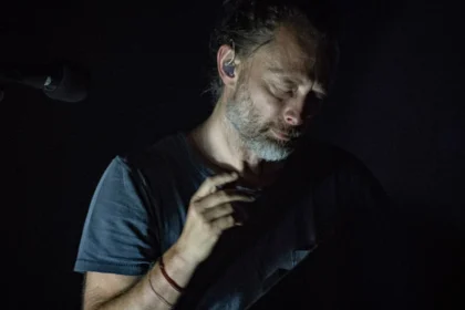 Thom Yorke espalha 400 moedas pelo mundo e fãs iniciam caça ao tesouro