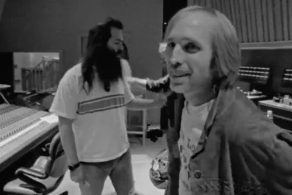 Hino sem esforço de Tom Petty: A história por trás de “Wildflowers”