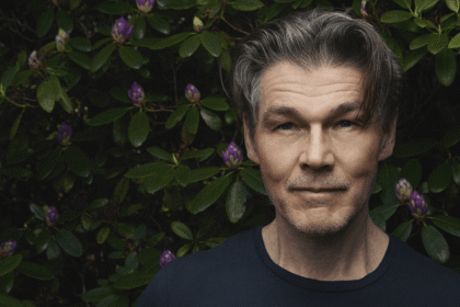 Morten Harket, vocalista do a-ha, revela diagnóstico de Parkinson e detalha tratamento nos Estados Unidos