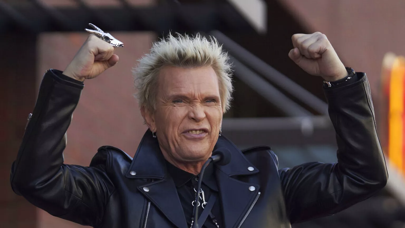Billy Idol receberá o Lifetime Achievement Award no 52º American Music Awards