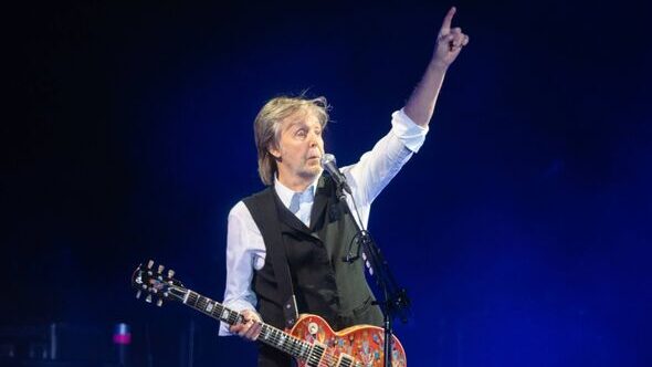 Paul McCartney resume show do Oasis com uma palavra