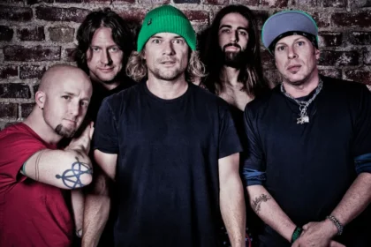 Whitfield Crane, do Ugly Kid Joe, relembra amizade com Lemmy Kilmister e ensaios com Black Sabbath