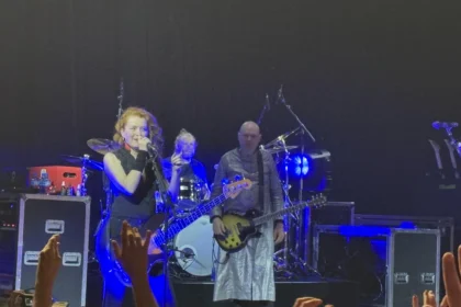 Reencontro de Billy Corgan e Melissa Auf der Maur marca show em Montreal com “The Everlasting Gaze”