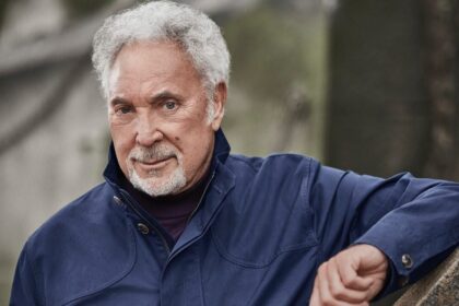 Tom Jones chega aos 90 anos! Cinco álbuns para conhecer