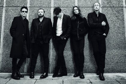 Ouça “Trance State”, o novo single do Suede