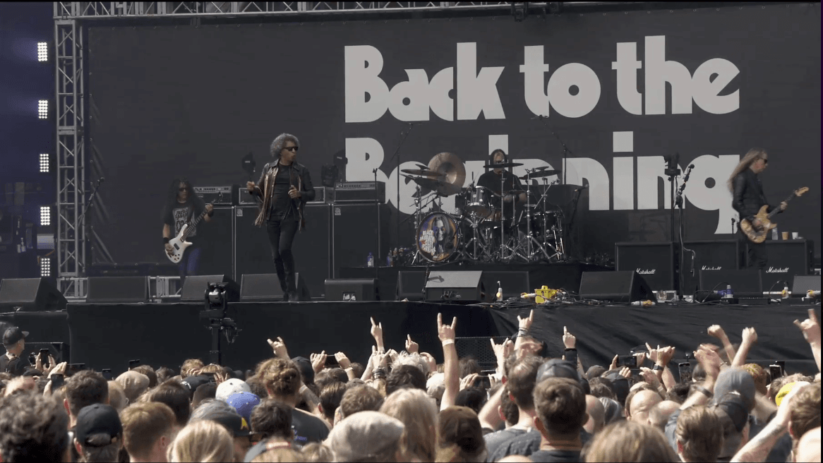 Alice in Chains homenageia Black Sabbath com set curto e falhas técnicas