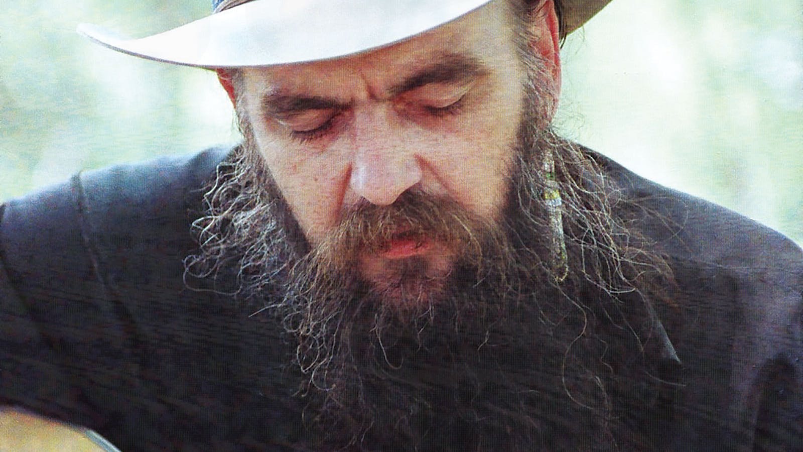 Música criada por IA é atribuída a Blaze Foley no Spotify e gera protestos
