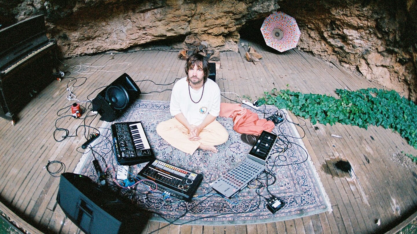 Kevin Parker sinaliza novo álbum do Tame Impala com 13 faixas prontas