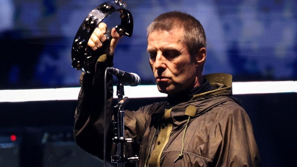 Liam Gallagher provoca Coldplay em show do Oasis em Manchester
