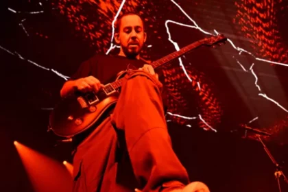 Mike Shinoda fala sobre Chester Bennington e o futuro do Linkin Park