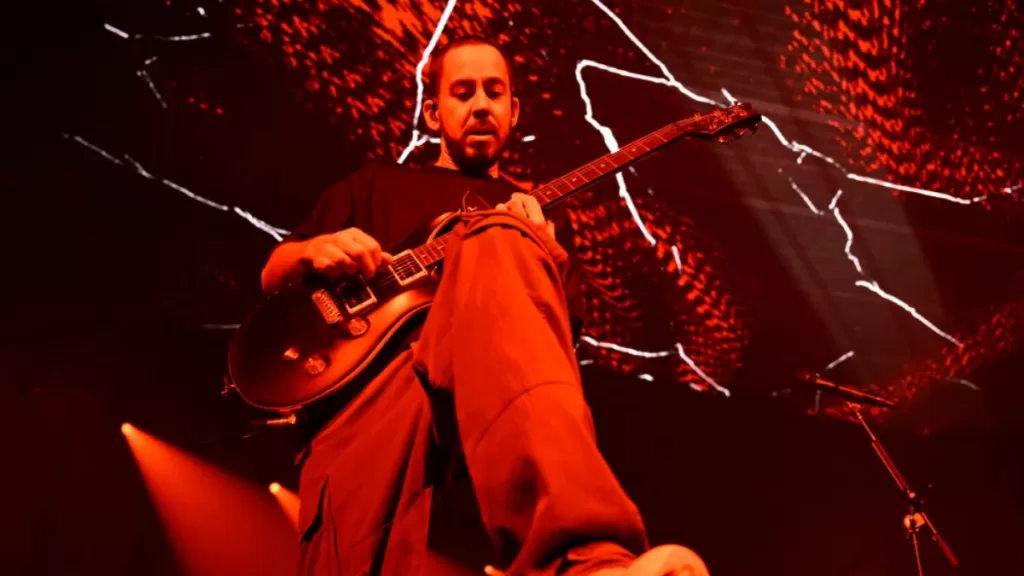 Mike Shinoda fala sobre Chester Bennington e o futuro do Linkin Park