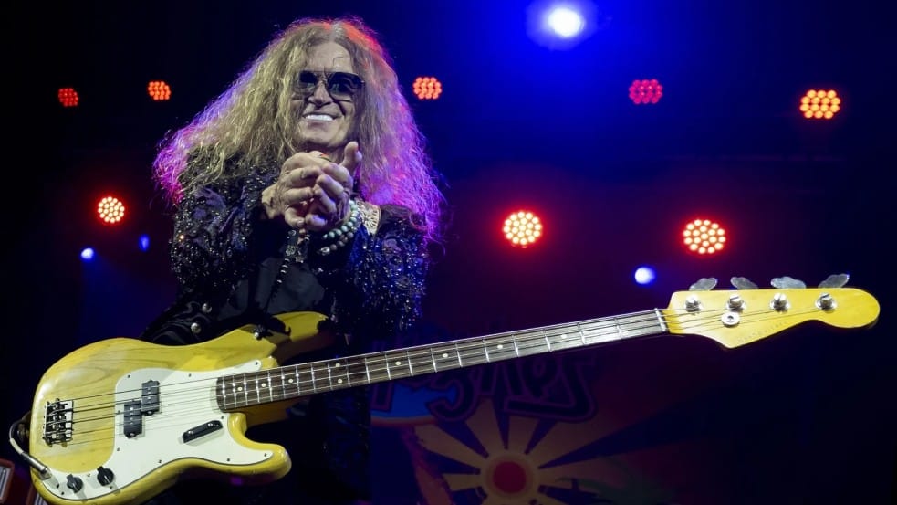 Glenn Hughes antecipa novo disco com a faixa “Voice in My Head”