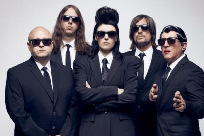 Puscifer anuncia pré-estreia ao vivo de novo álbum com shows intimistas em Los Angeles