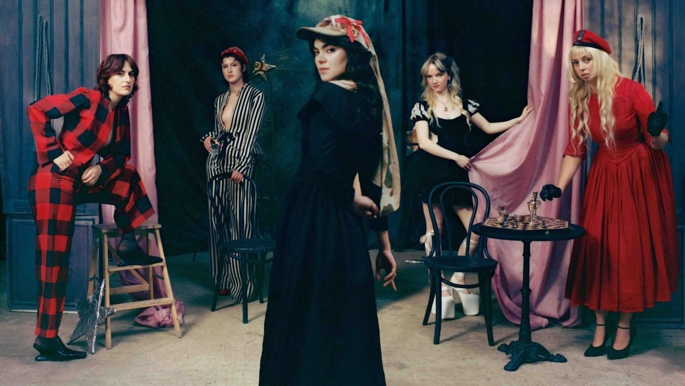 The Last Dinner Party anuncia segundo álbum, “From the Pyre”