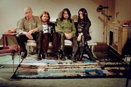 O novo single do Wolf Alice, “The Sofa”, explora o conforto do lar