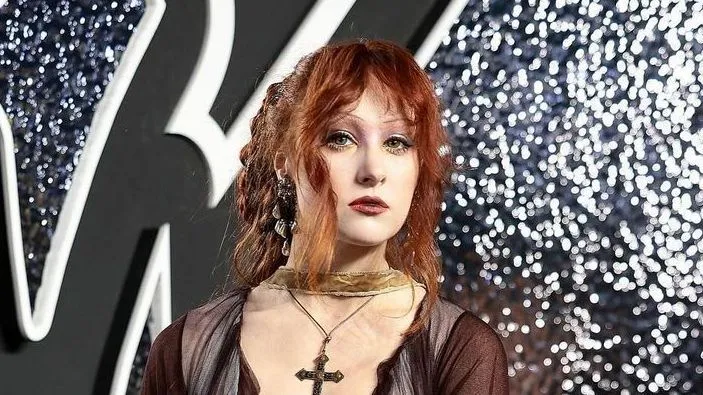 Chappell Roan vai introduzir Cyndi Lauper no Hall da Fama