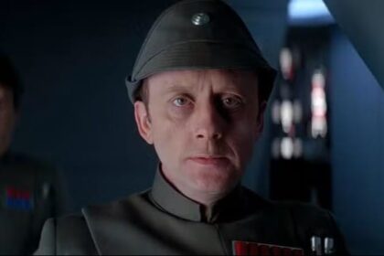 Morre Kenneth Colley, o almirante Piett de Star Wars, aos 87 anos