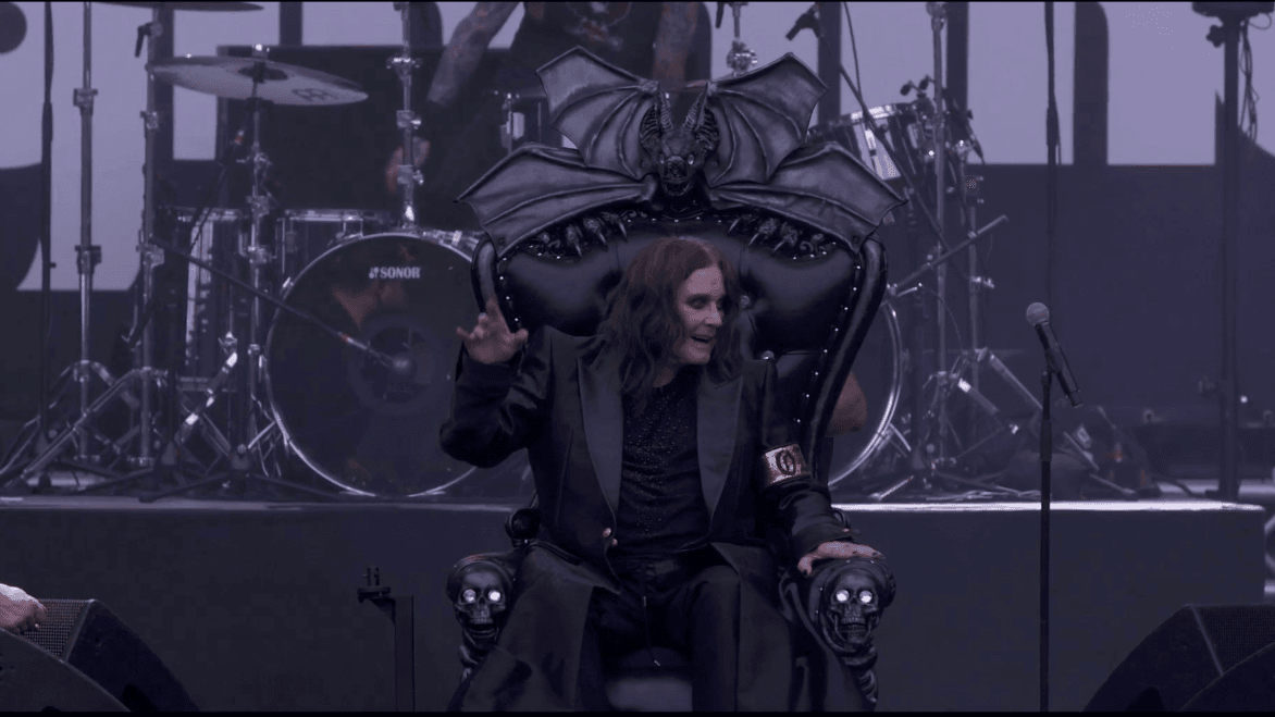 Ozzy Osbourne faz sua despedida dos palcos em show no Villa Park