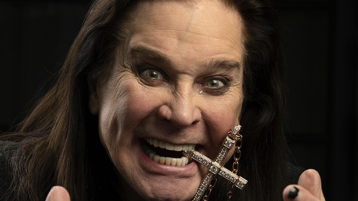 A morte de Ozzy Osbourne repercute entre músicos brasileiros e nomes do metal mundial
