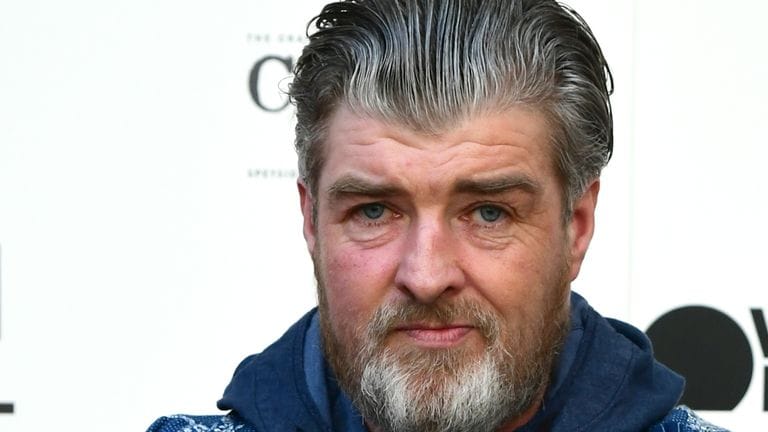 Paul Gallagher, irmão de Liam e Noel, é acusado de estupro e outros crimes no Reino Unido