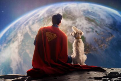 “Superman” de James Gunn emplaca de modo simples e divertido
