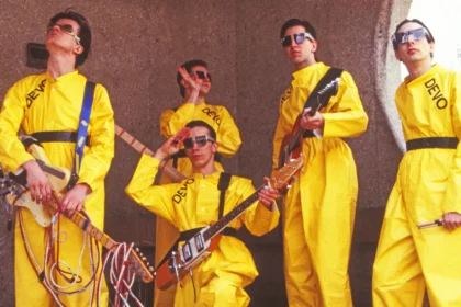 Documentário “Devo” chega à Netflix detalhando a carreira da banda