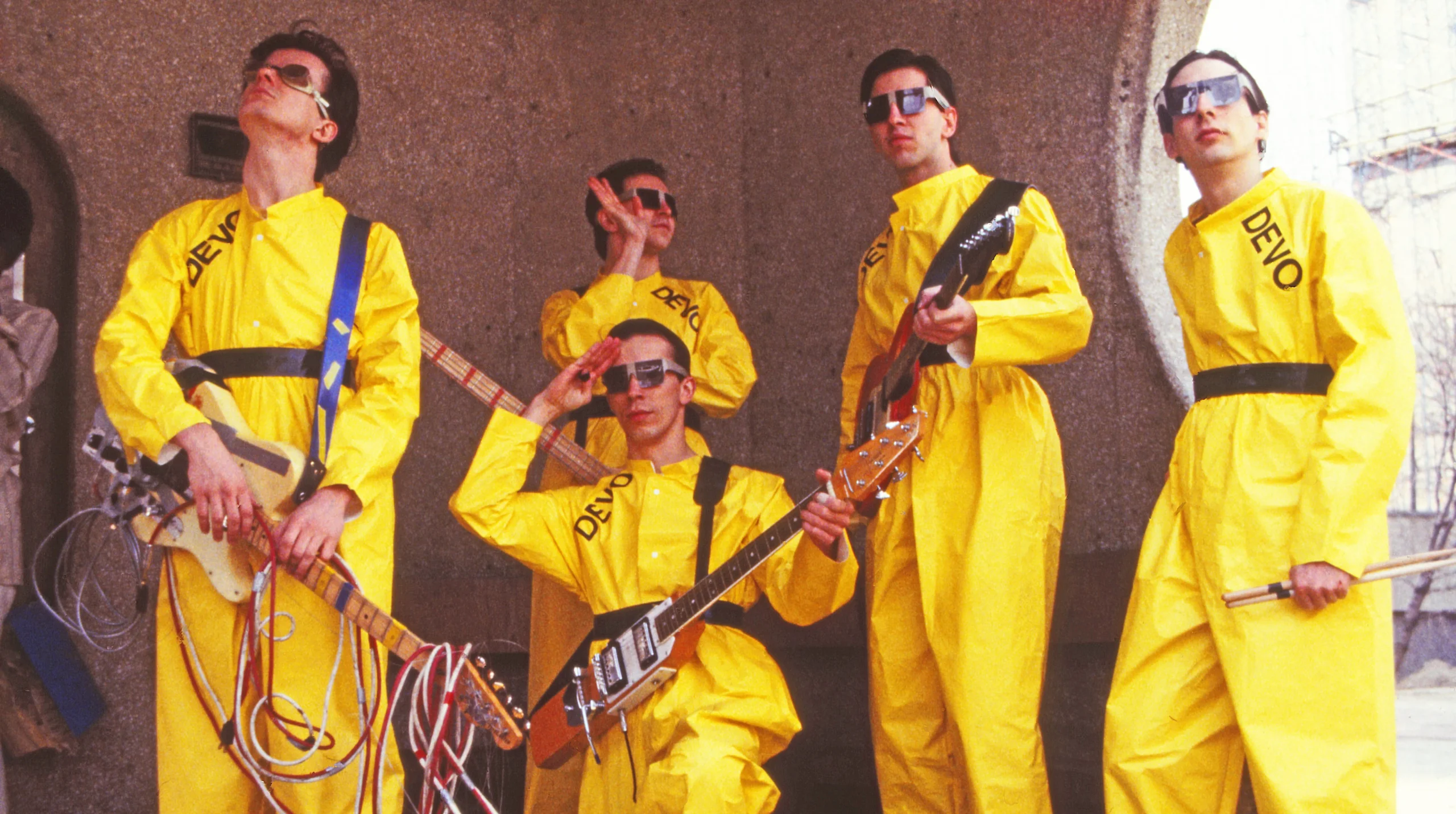 Documentário “Devo” chega à Netflix detalhando a carreira da banda