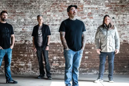 Mike Mushok, do Staind, está “muito, muito empolgado” com o nono álbum da banda
