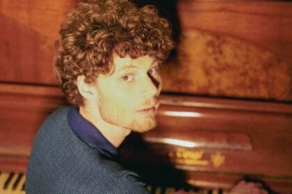 Valentim Frateschi lança single “Estreito” e anuncia álbum de estreia
