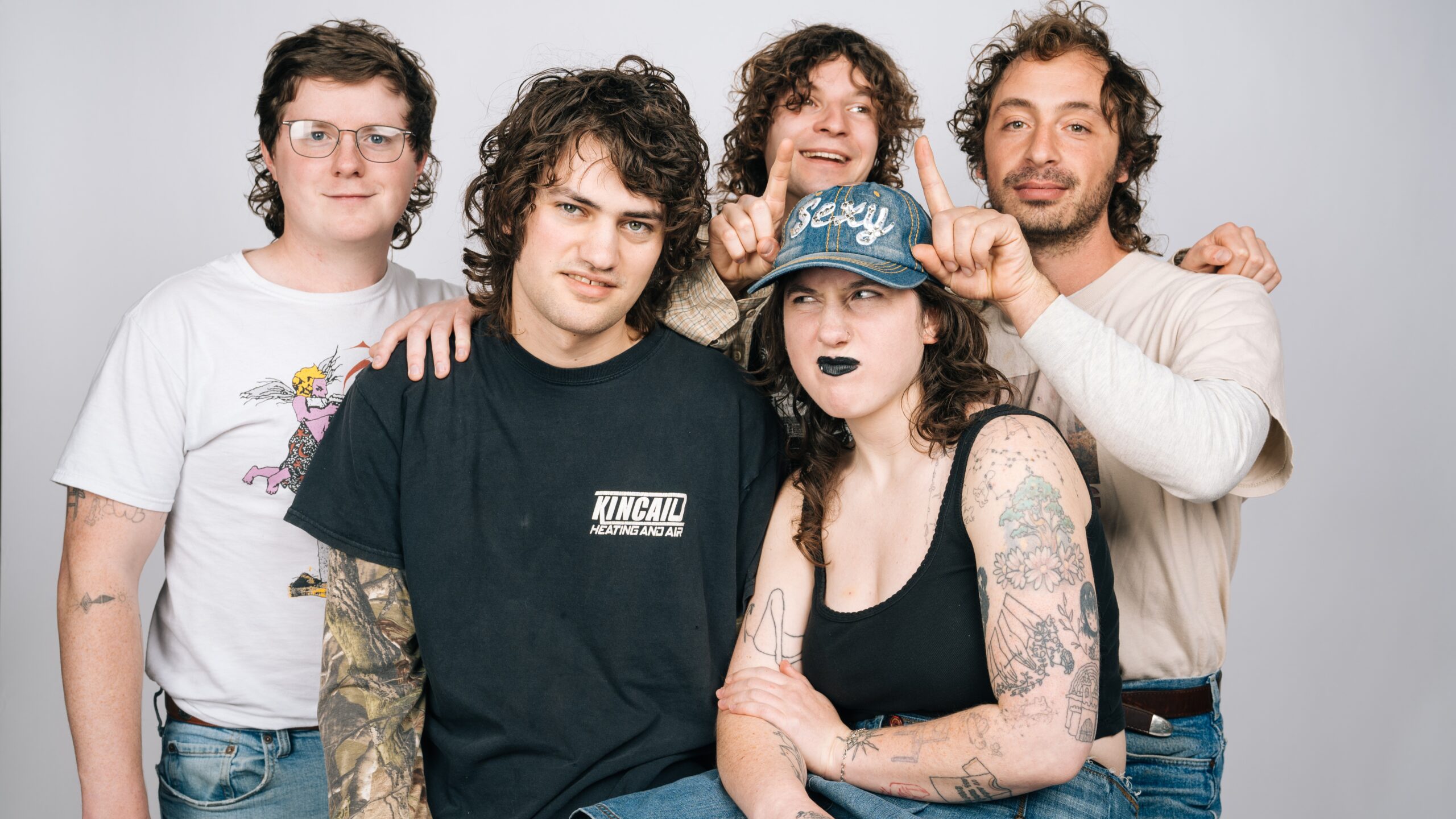 Wednesday revela história inusitada por trás do single “Bitter Everyday”