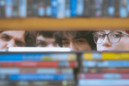 asterisma lança o single “procedural (automático)” e anuncia show em Porto Alegre