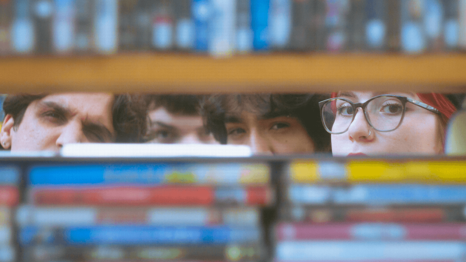 asterisma lança o single “procedural (automático)” e anuncia show em Porto Alegre