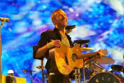 Coldplay toca Oasis em Wembley e abre série histórica