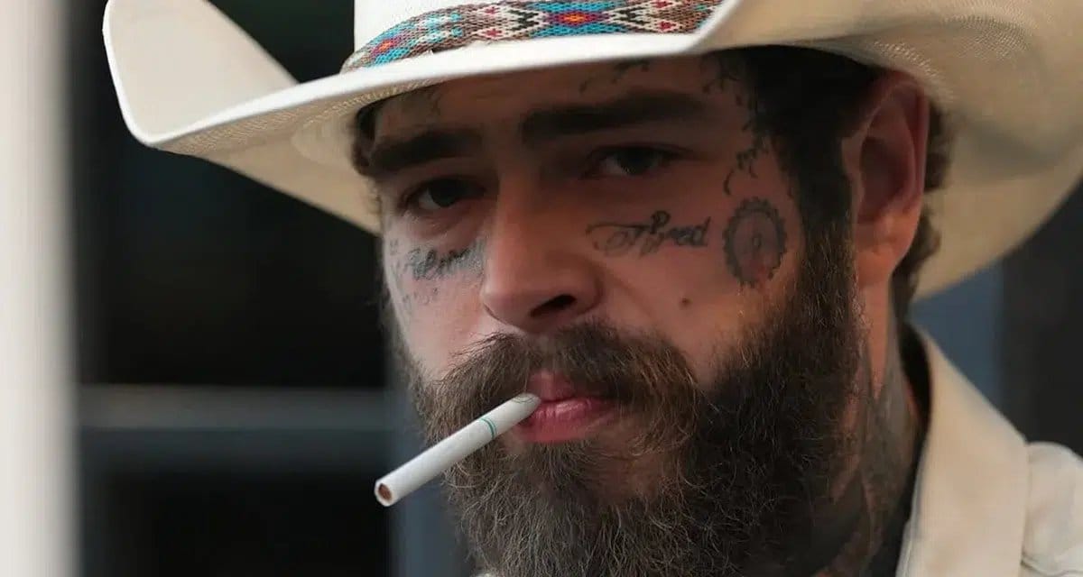 Post Malone surge no Google Maps tomando café em Paris