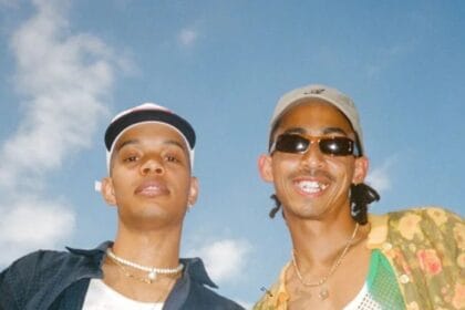Rizzle Kicks protesta no Victorious Festival por Palestina