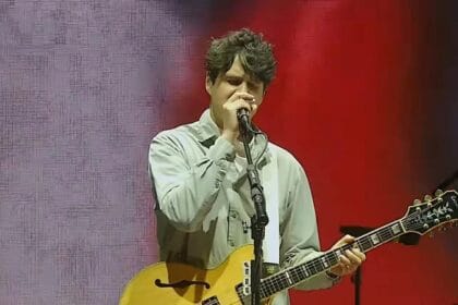 Vampire Weekend critica corte de show no Victorious Festival