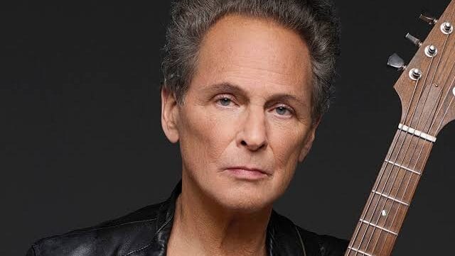 Como Lindsey Buckingham quase se juntou aos Traveling Wilburys